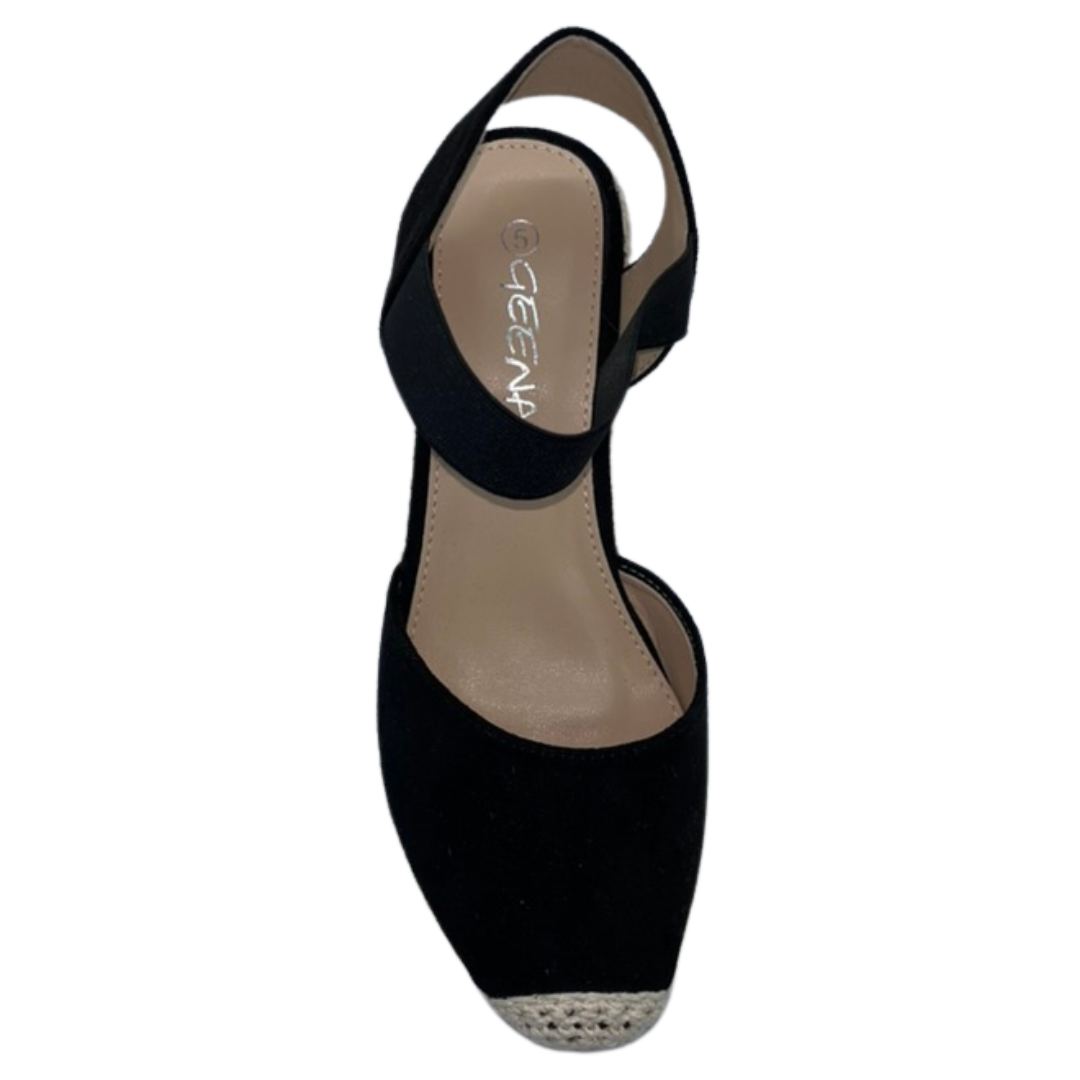 Black closed toe wedge