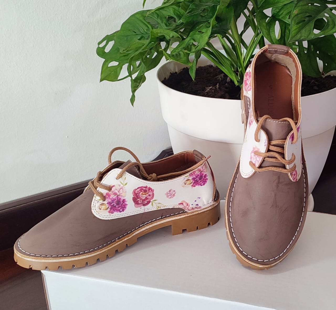 Brown Floral Vellies